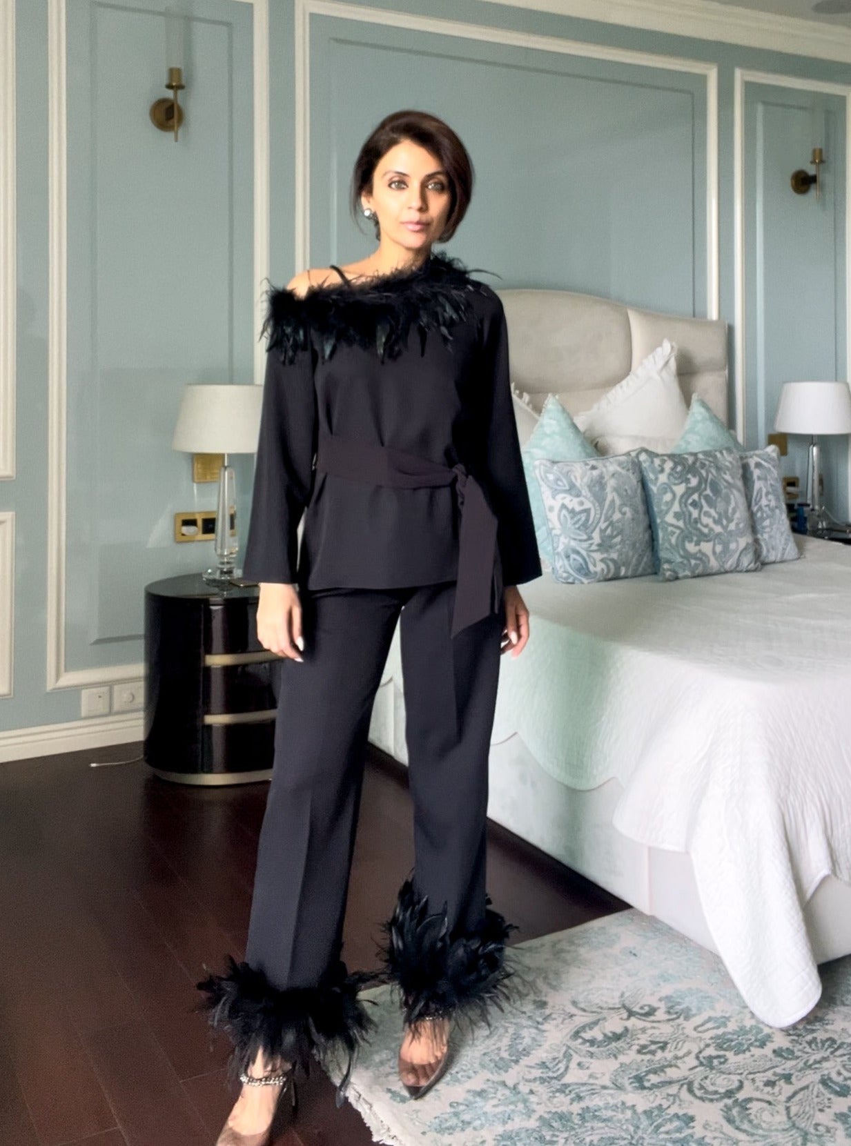 Nriti Shah In Black Showstopper Feathered Set